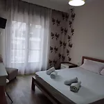 Olena House Apartman