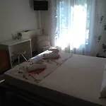 Olena House Apartman *
