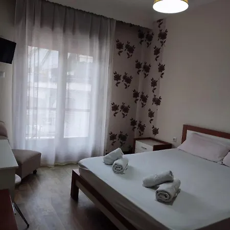 Olena House Apartment